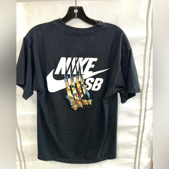 Nike Black Cat Graphic Tee Clothing & Accessories (gently worn) - Picture 2 of 3